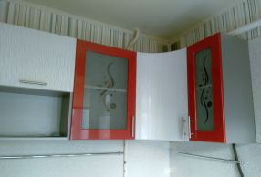 Галерея наших работ Фасады: Амарант, красный металлик + велюр белый